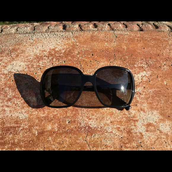 Chanel Oversized Black Sunglasses - Picture 2 of 4